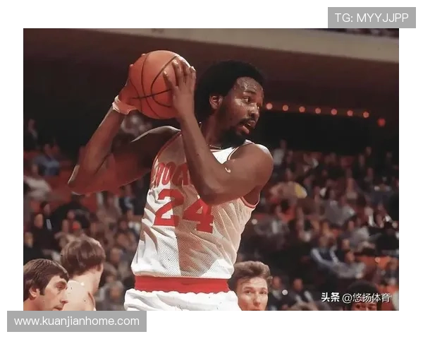 摩西·马龙:从篮球场到名人堂的传奇之路与历史地位分析 摩西·马龙:从篮球场到名人堂的传奇之路与历史地位分析