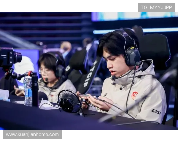 《电竞赛事风云再起:全球顶尖战队激战正酣,谁将登顶巅峰》 《电竞赛事风云再起:全球顶尖战队激战正酣,谁将登顶巅峰》